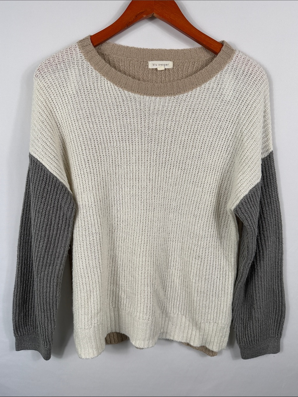 Blu Pepper Ivory Crewneck Sweater with Taupe Back & Gray Sleeves. Womens Size S